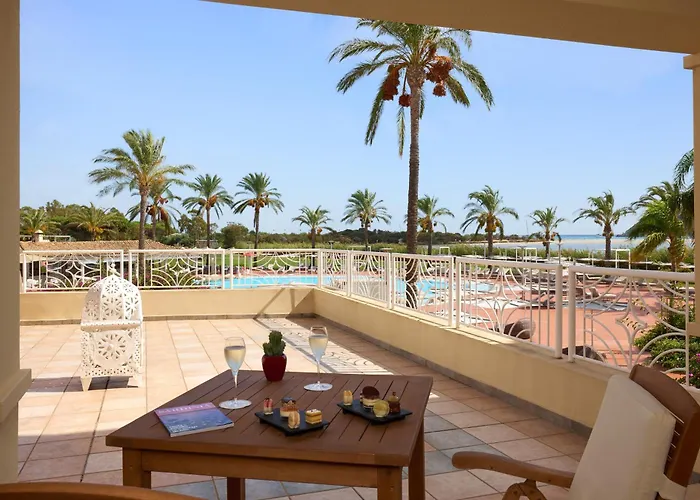 Almar Timi Ama Hotel